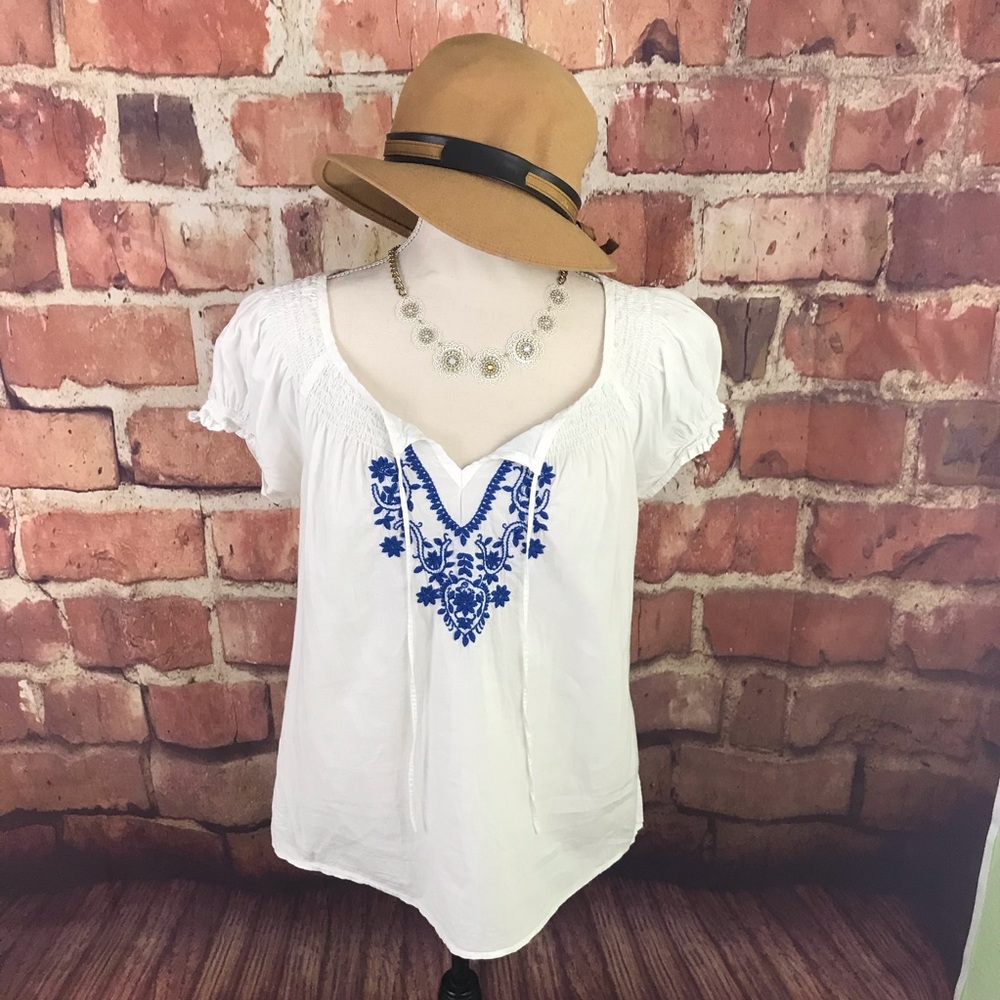 Izod Embroidered Boho/ Peasant Top Sz Small